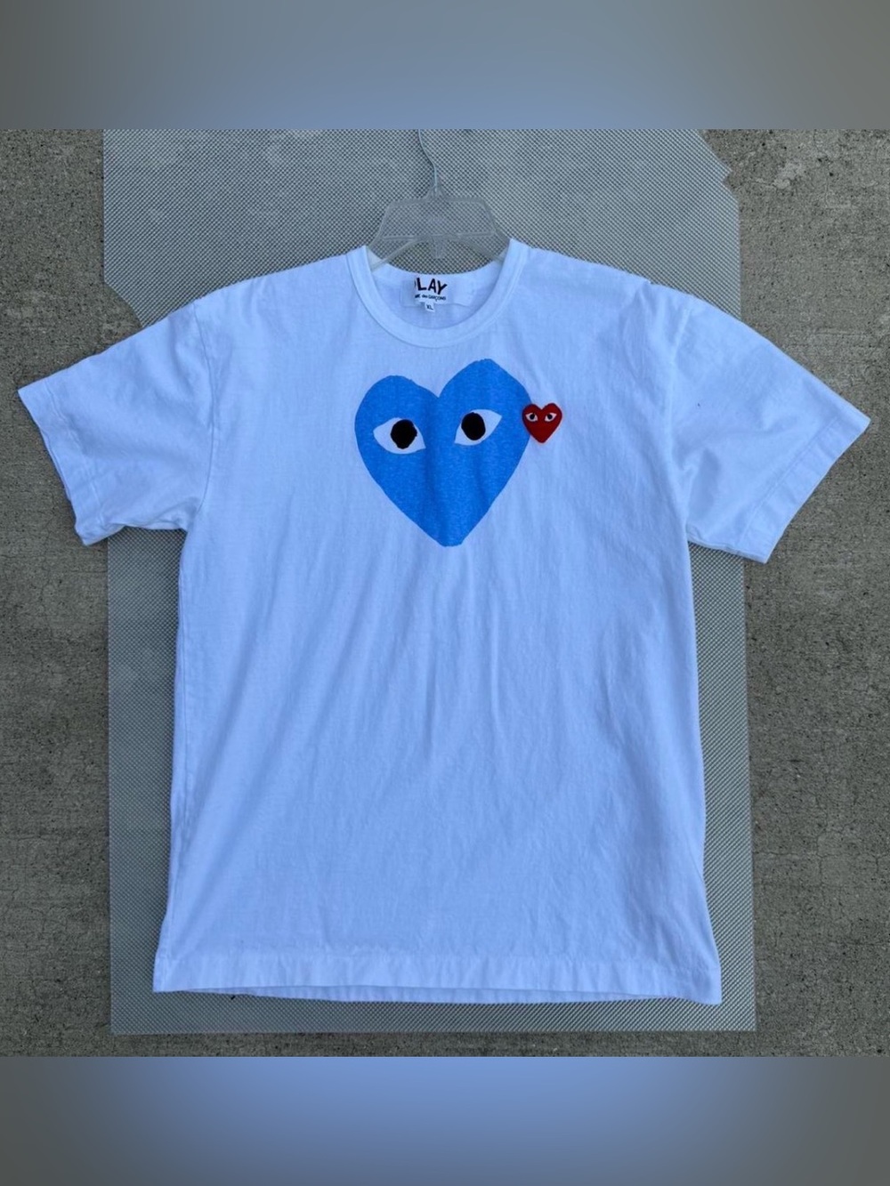 Comme des Garçons PLAY White T-Shirt with Blue and Red Heart Motif